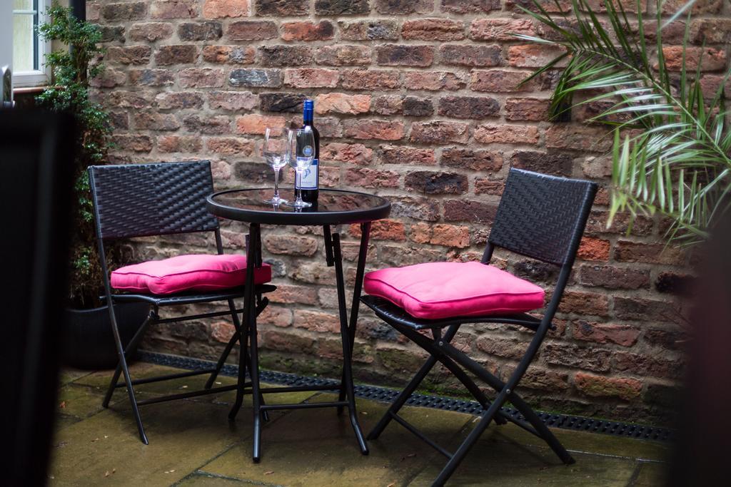 City Apartments - The Light Well Holiday home *